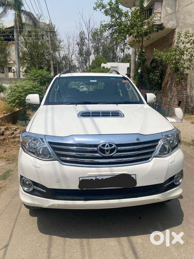 Toyota Fortuner 2015 Diesel 85000 Km Driven