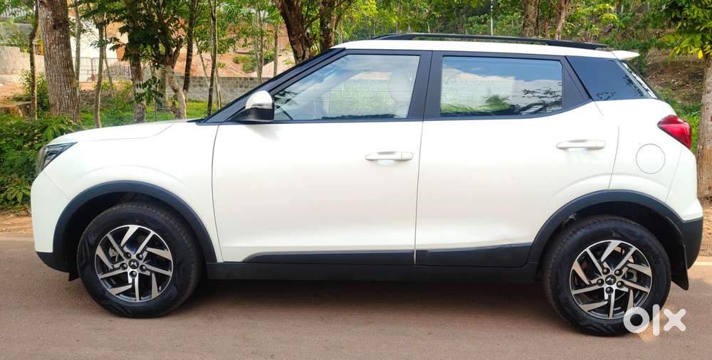 Mahindra Xuv300 1.2 W8 Amt Petrol, 2023, Petrol