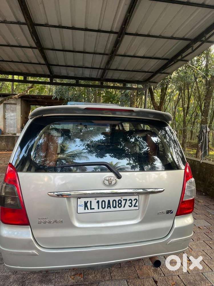 Toyota Innova 2013 Diesel Well Maintained At Negotiable Price