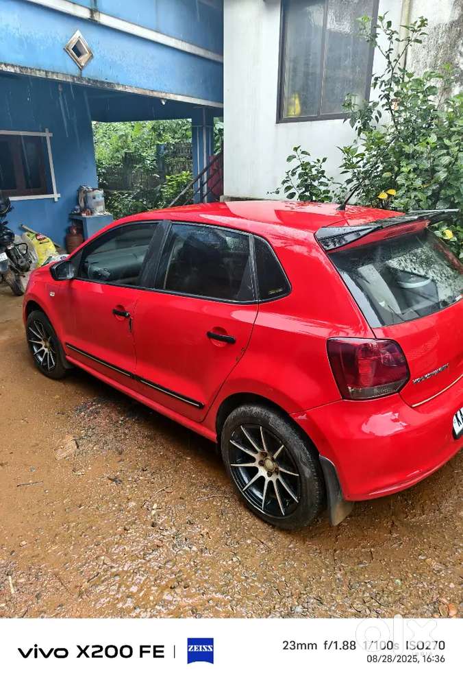 Volkswagen Polo 2012 Petrol 70000 Km Driven