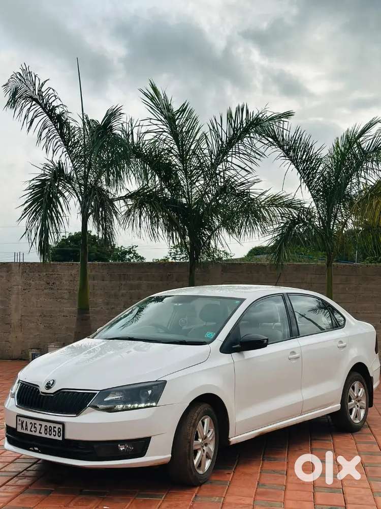 Skoda Rapid Elegance 2013