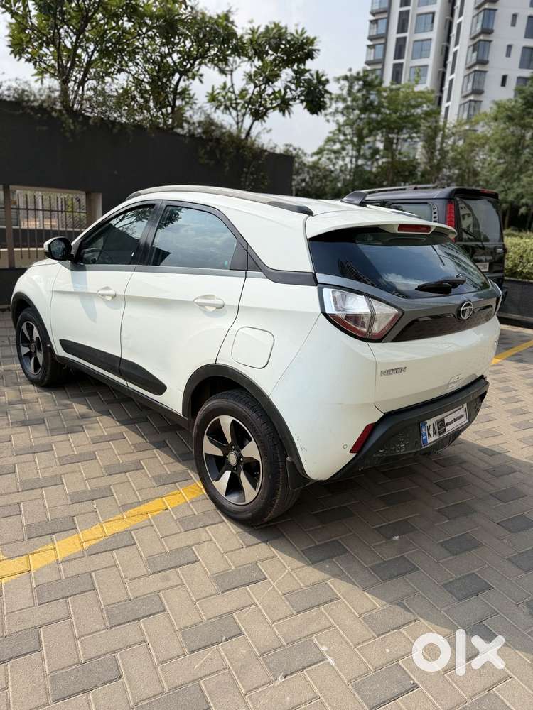 Tata Nexon 1.2 Revotron Xza Plus, 2019, Petrol