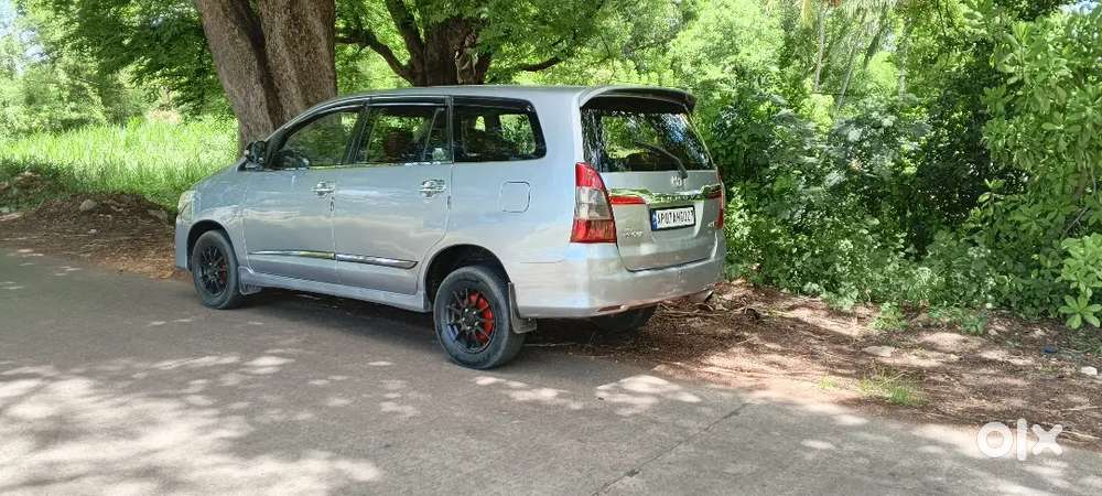 Toyota Innova 2007 Diesel 270000 Km Driven