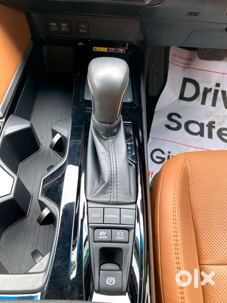 Toyota Camry 2.5l Automatic, 2025, Petrol