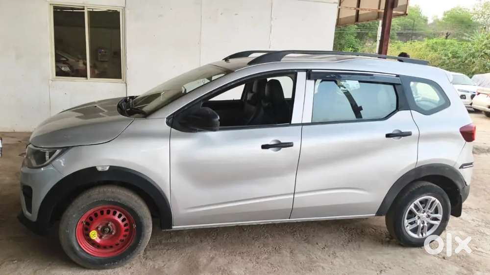 Renault Triver Car