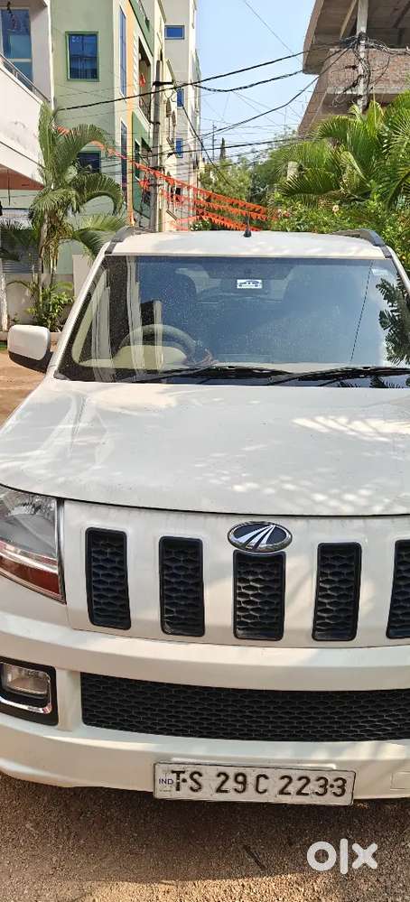 Mahindra Tuv 300 T8 2017 Diesel 76300 Km Driven