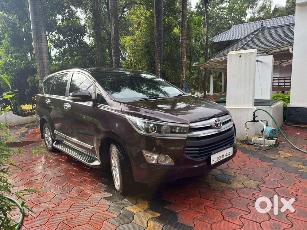 Toyota Innova Crysta 2016