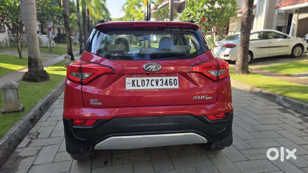 2020 Mahindra Xuv300 W8 (o) Diesel Amt