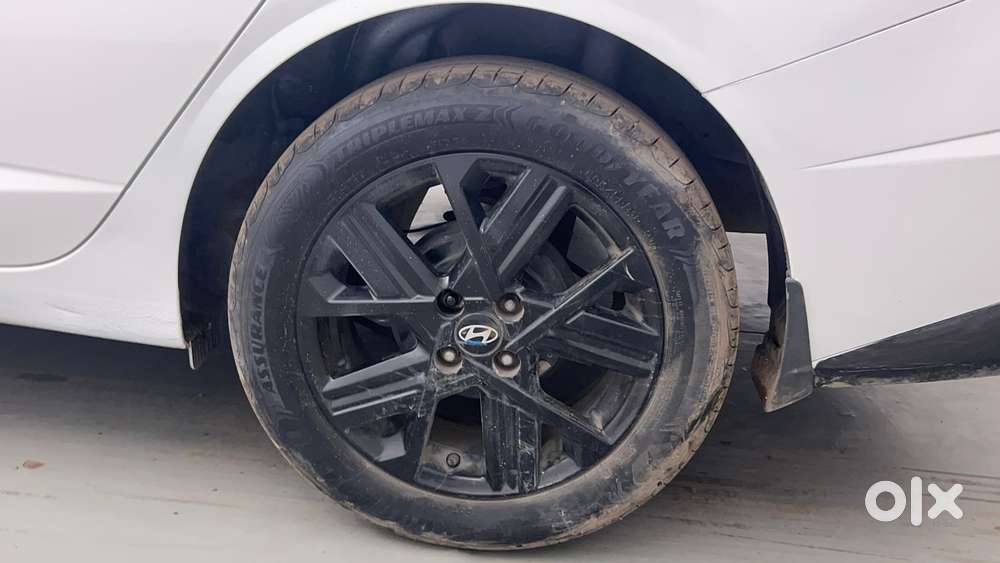 Hyundai Verna 1.5 Sx (o) Turbo Petrol Mt, 2023, Petrol