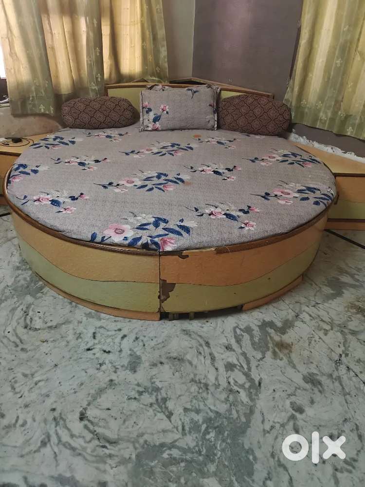 Doublebed bed  2 side corner with mattress