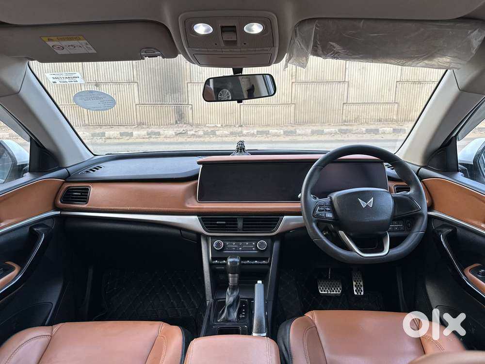 Mahindra Xuv700 2.2 Ax 5 Diesel At Str, 2022, Diesel