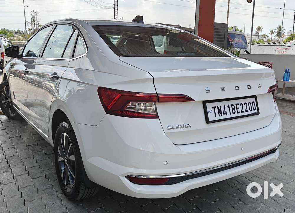 Skoda Slavia Style 1.0l Tsi Mt, 2023, Petrol
