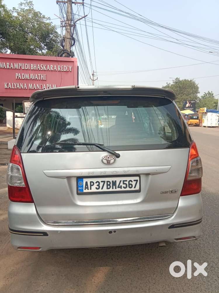 Toyota Innova 2004-2011 2.5 E Diesel Ps 8-seater, 2010, Diesel