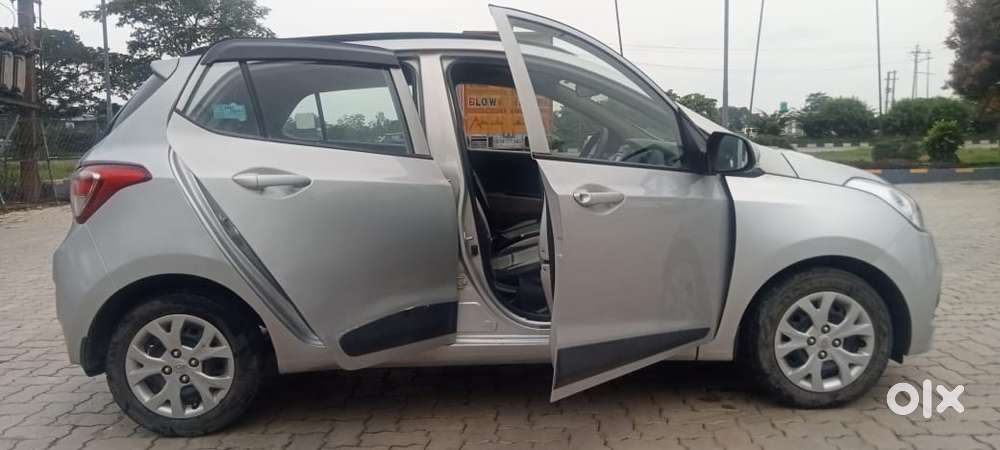 Hyundai Grand I10 Sportz, 2016, Petrol