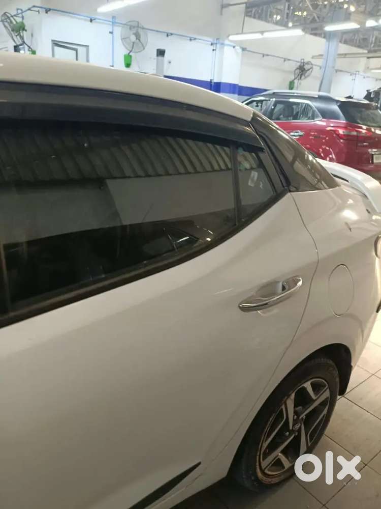 Hyundai Aura Sx 2023