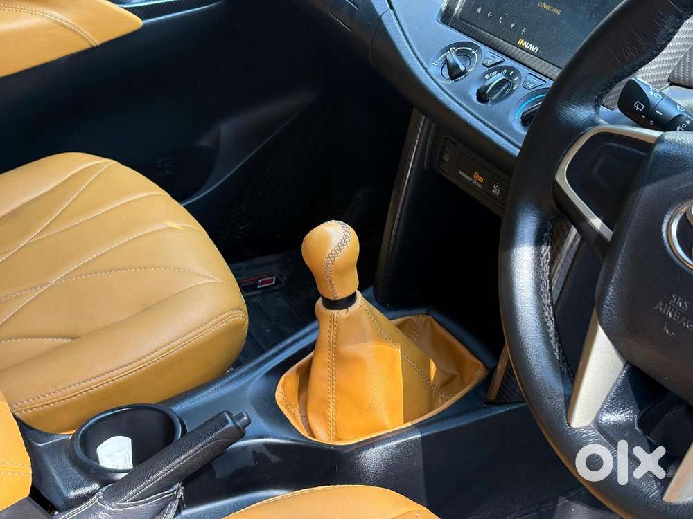 Toyota Innova Crysta G 8 Str, 2016, Diesel