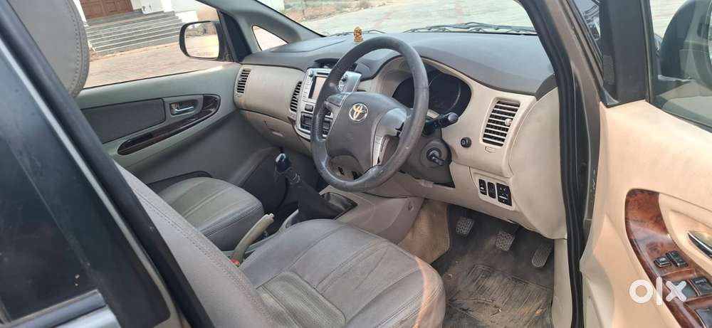 Toyota Innova 2012-2013 2.5 Vx (diesel) 8 Seater, 2012, Diesel