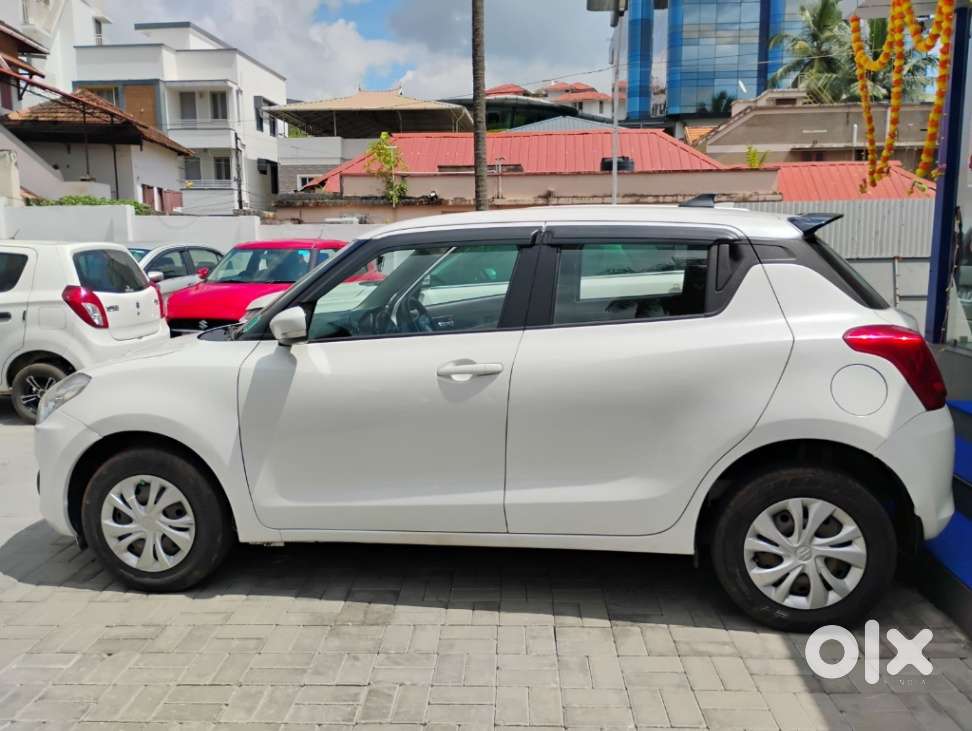 Maruti Suzuki Swift Amt Vxi, 2022, Petrol