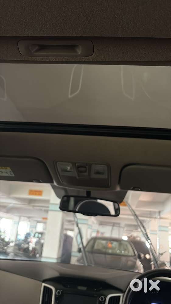 Hyundai Creta Petrol -top End - Sunroof