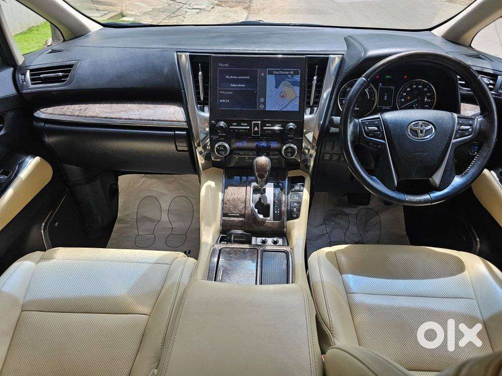 Toyota Vellfire 2.5 Executive Lounge, 2020, Petrol