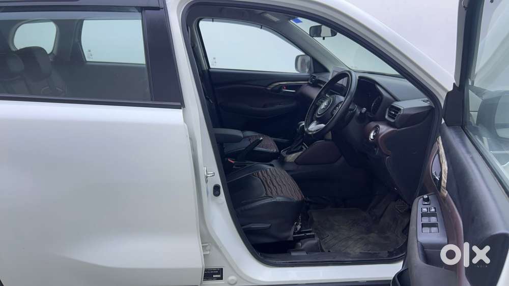 Maruti Suzuki Grand Vitara 1.5 Delta Smart Hybrid At, 2023, Petrol