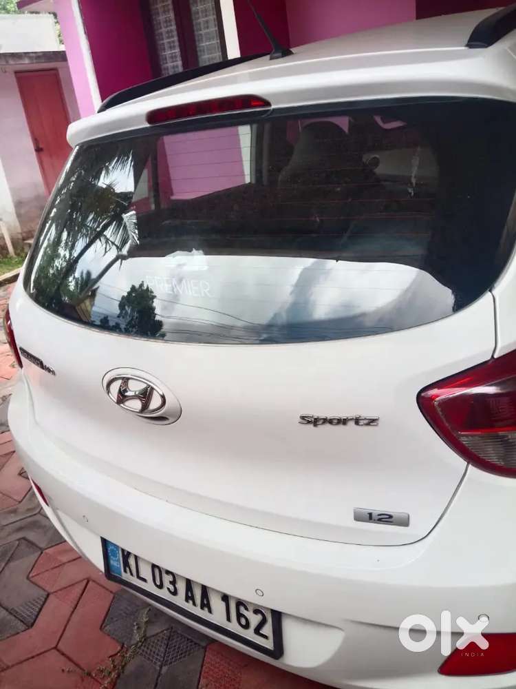 Hyundai Grand I10 2016 Diesel 100000 Km Driven