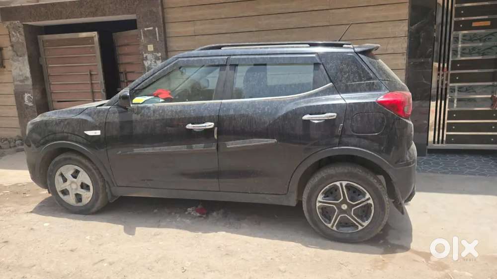 Mahindra Xuv300 Petrol Well Maintained