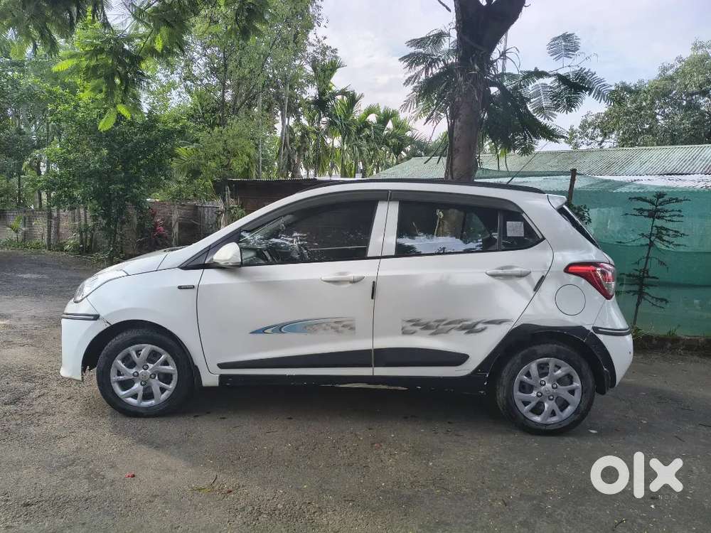 Hyundai Grand I10 2018 Petrol 42000 Km Driven