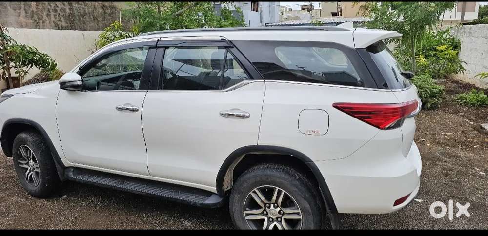 2017 Toyota Fortuner Petrol At