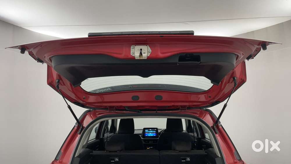 Maruti Suzuki Vitara Brezza 1.5 Zxi Plus At Dual Tone, 2022, Petrol