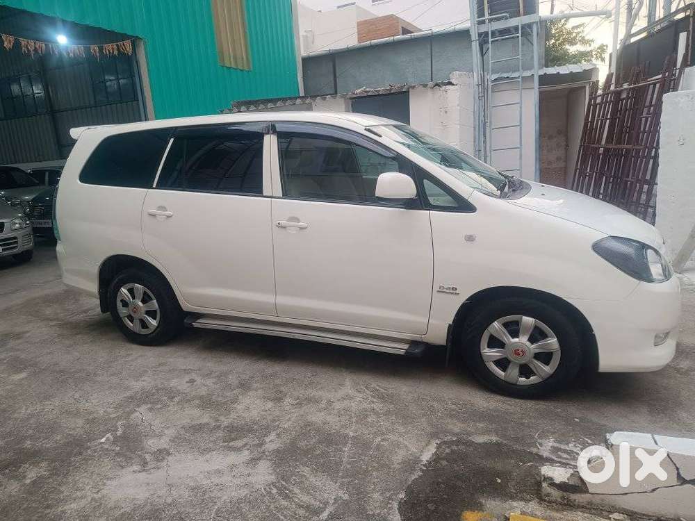 Toyota Innova 2.5 G (diesel) 7 Seater Bs Iv, 2010, Diesel