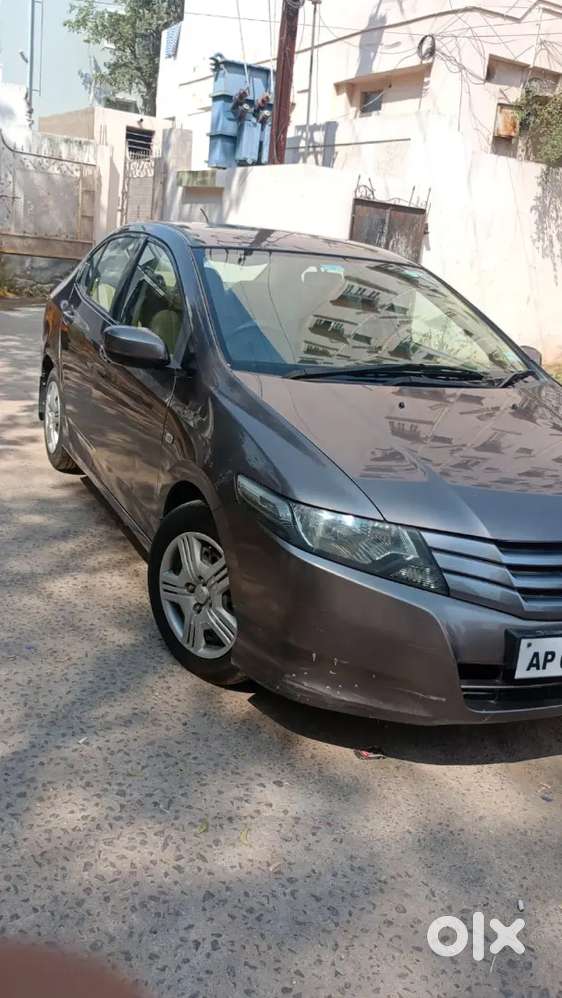 Honda City Hybrid 2011 V