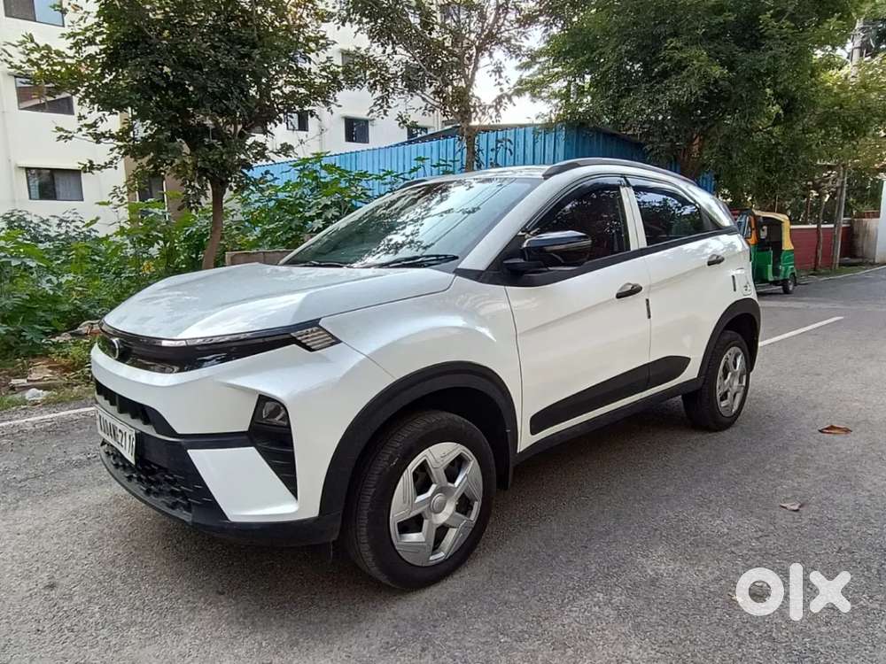 Tata Nexon Creative Plus 1.2 Revotron Petrol 6 Amt, 2024, Petrol