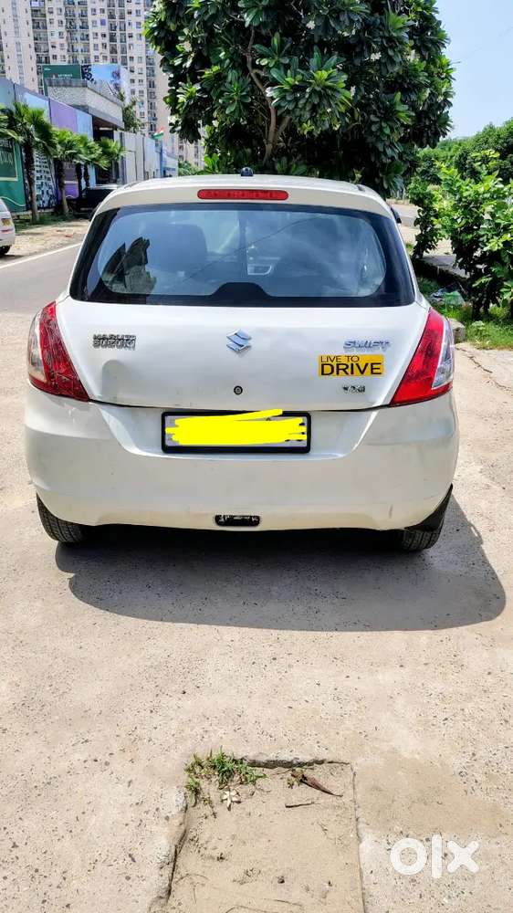 Maruti Suzuki Swift 2013 (dealers Excuse Please)