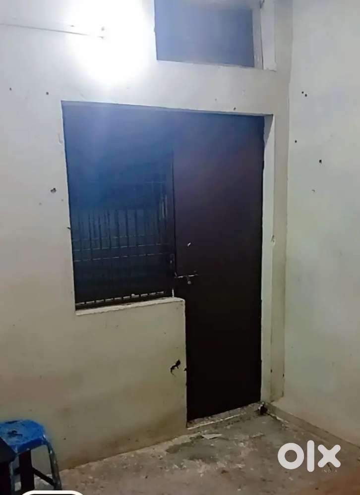 Selling room for bachelors and girls