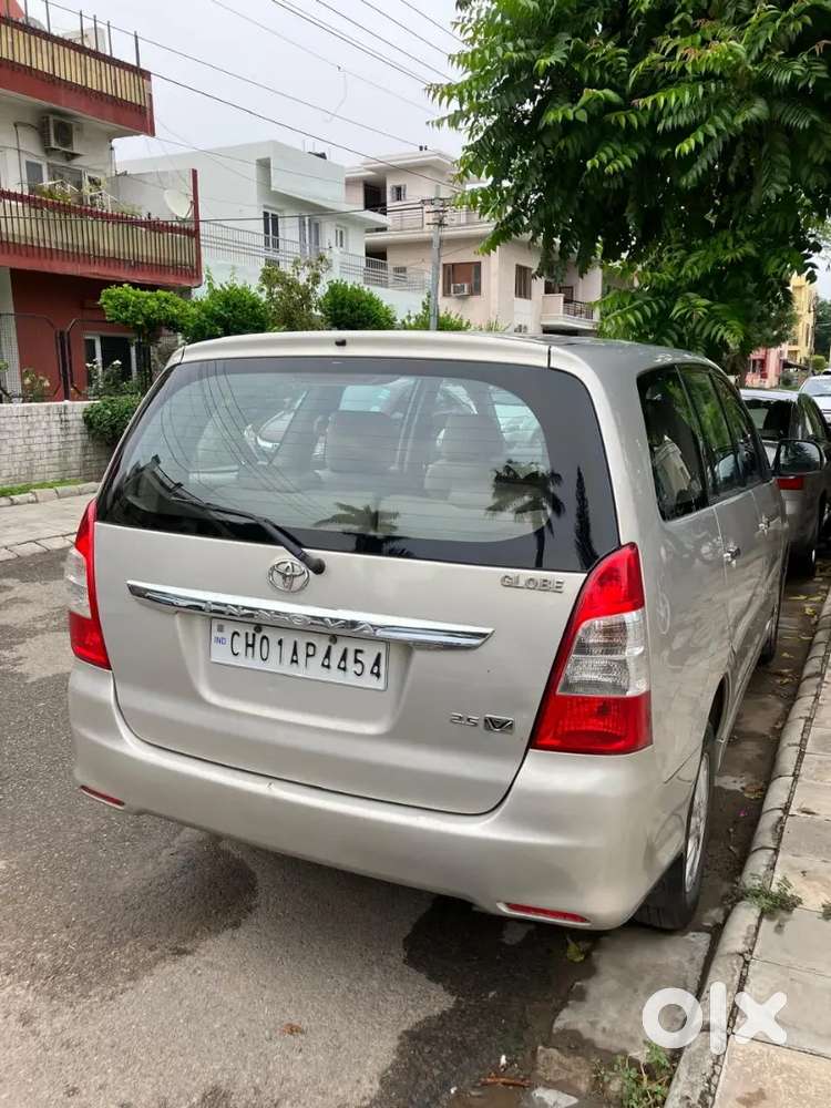 Toyota Innova 2.5 V 2012 , New Tyer