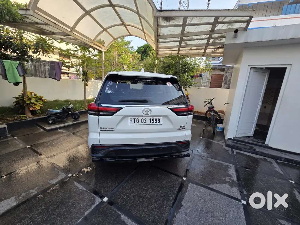 Toyota Innova Hycross 2024