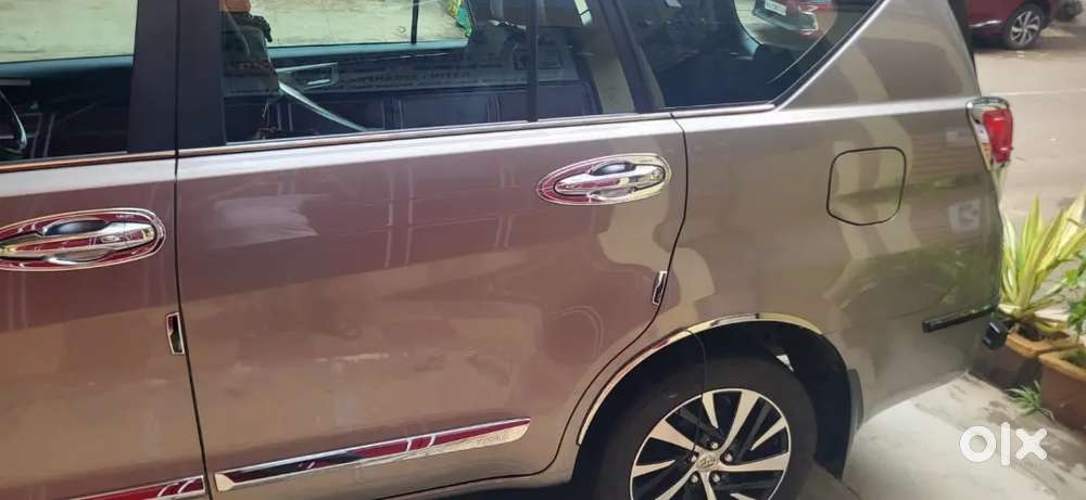 Toyota Innova Crysta 2024