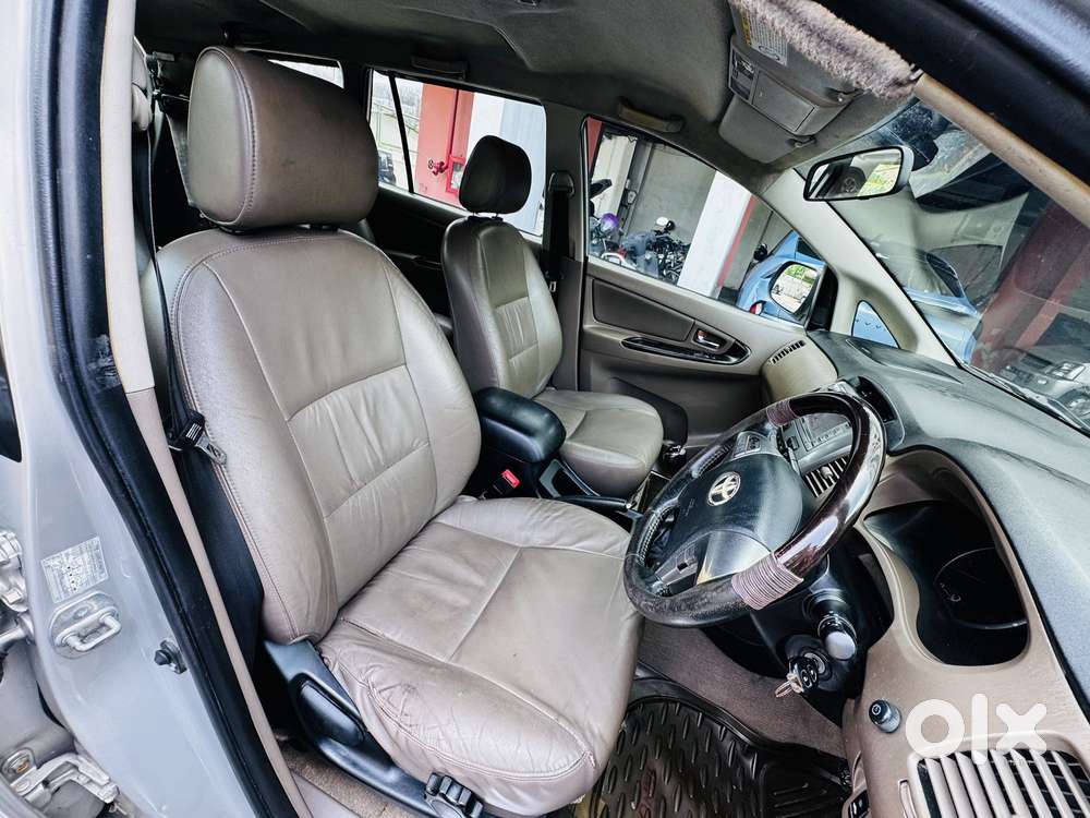 Toyota Innova 2.5 Zx 7 Str Bs-iv, 2015, Diesel