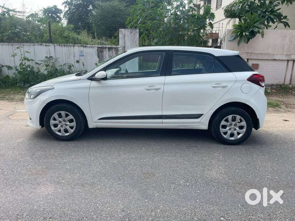 Hyundai Elite I20 Sportz (o) 1.4, 2015, Diesel