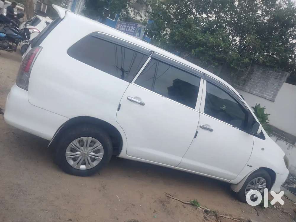 Toyota Innova 2011 Diesel 103000 Km Driven