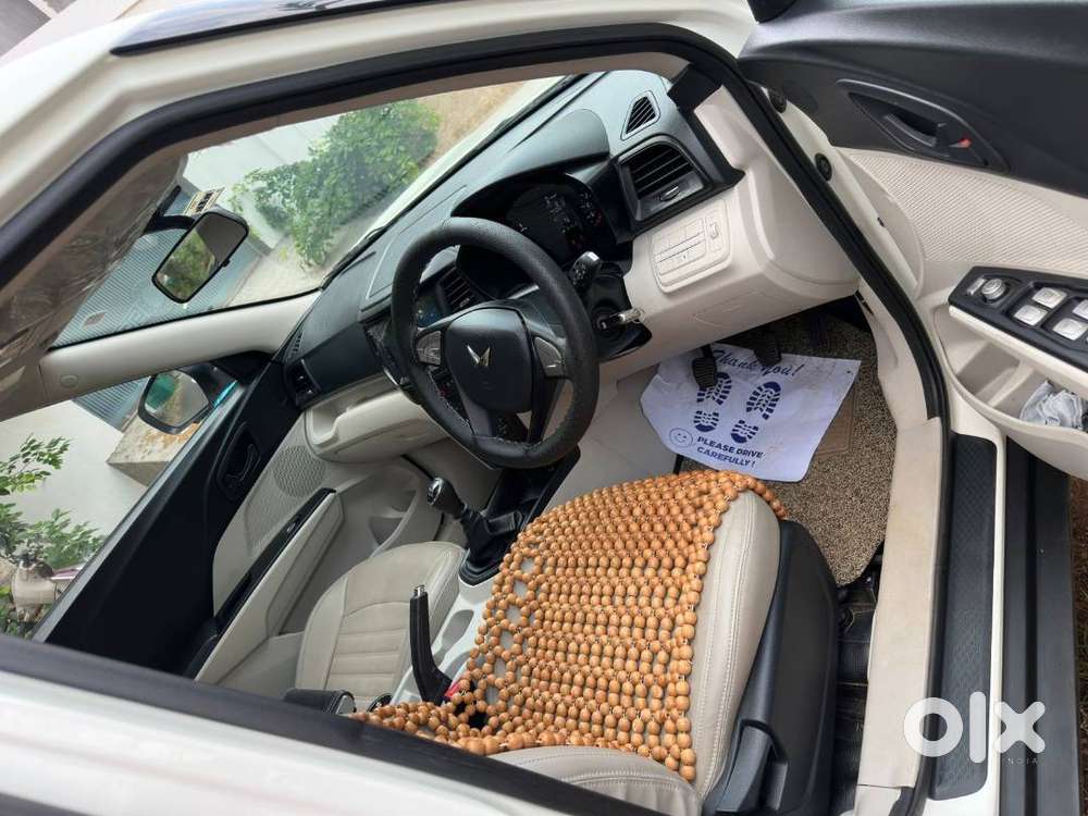 Mahindra Xuv300 2022 Diesel Well Maintained