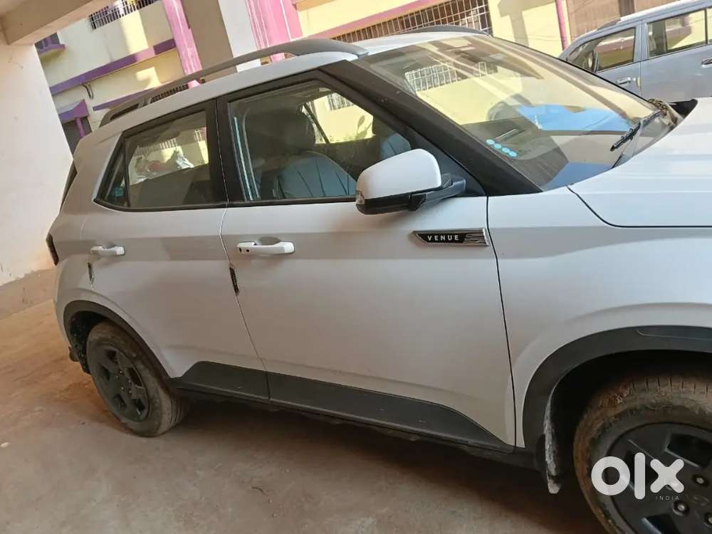 Hyundai Venue Petrol 2023