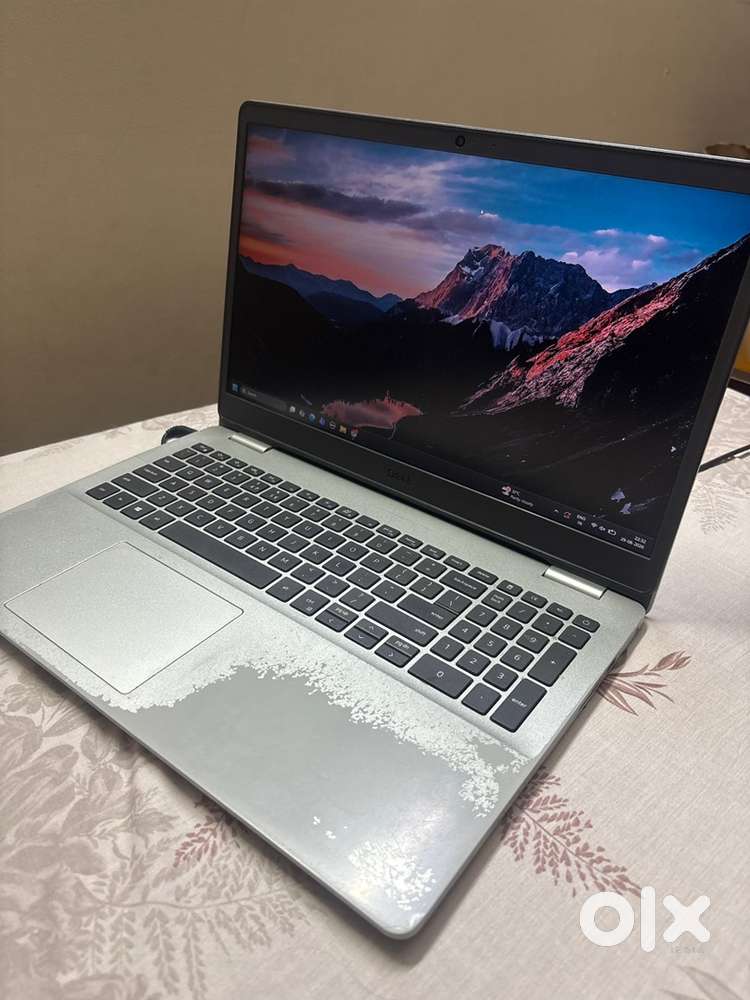 Dell Inspiron (Ryzen 3 / 4GB RAM)