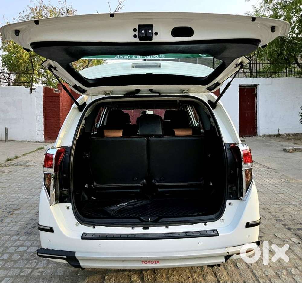 Toyota Innova Crysta 2.4 G Mt 8s, 2020, Diesel