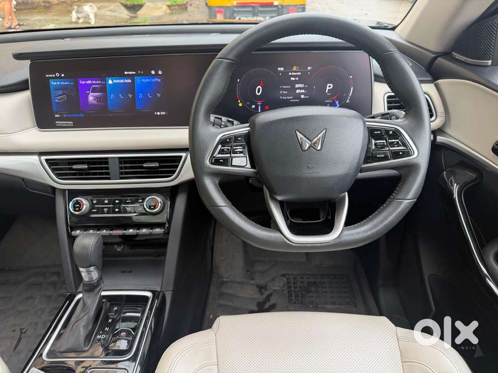 Mahindra Xuv700 2.2 Ax 7 Diesel At Luxury Pack Str Awd, 2022, Diesel