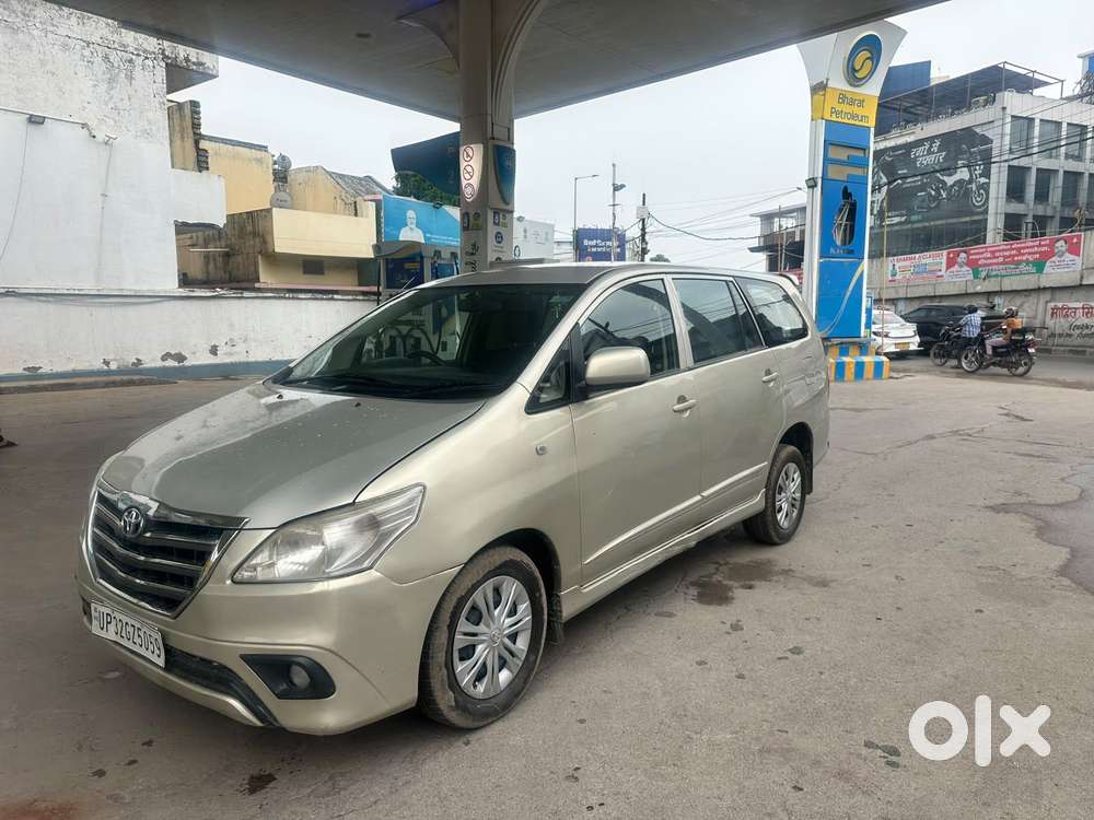 Toyota Innova 2.5 G (diesel) 8 Seater Bs Iv, 2016, Diesel