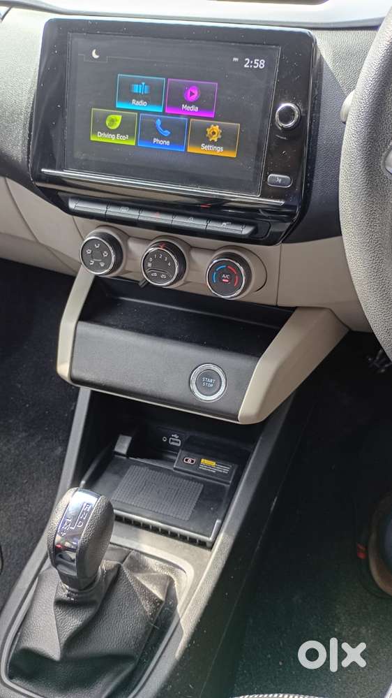 Renault Triber Rxz Easy-r Amt, 2025, Petrol