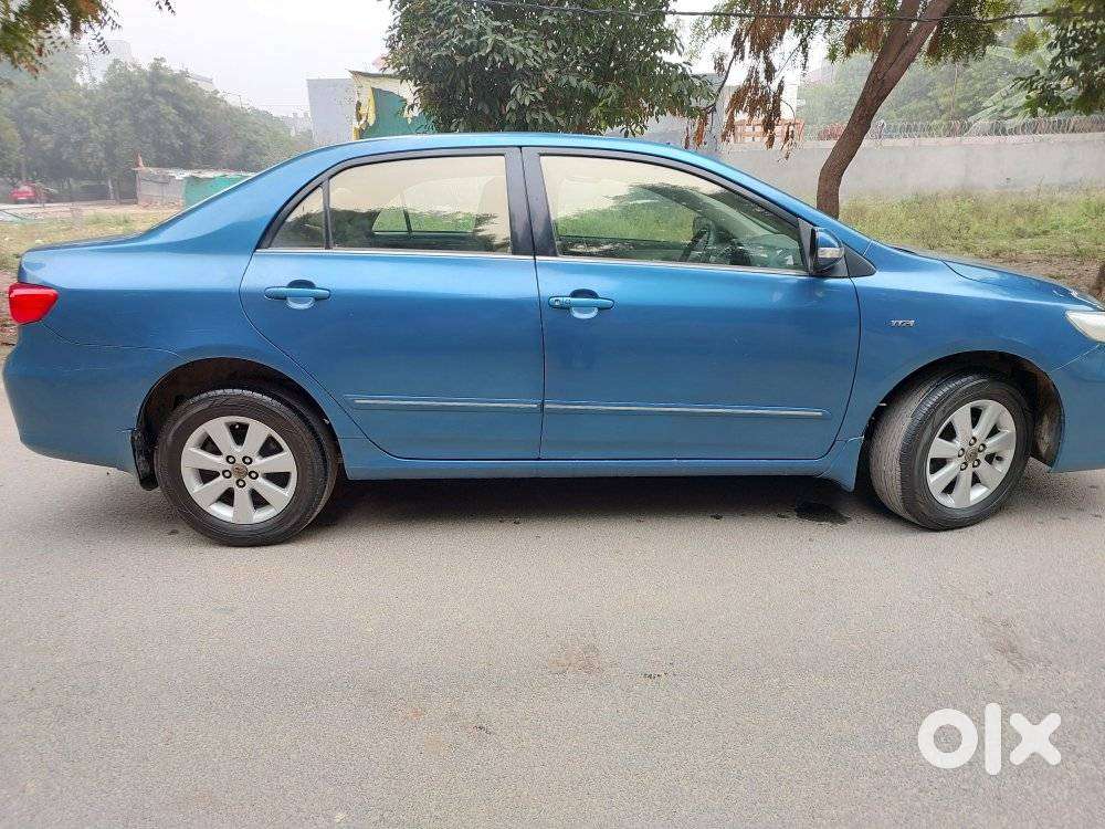 Toyota Corolla Altis Facelift, 2011, Petrol