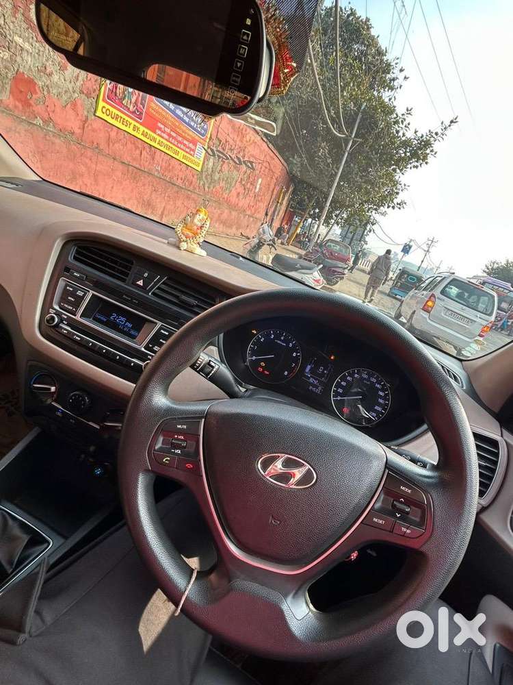 Hyundai I20 Megna 1.2vtvt 2015 Petrol Well Maintained